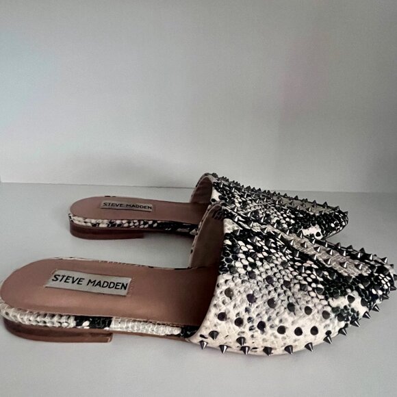 * Steve Madden * Studded Snake Print Pointed Mule - Picture 3 of 4